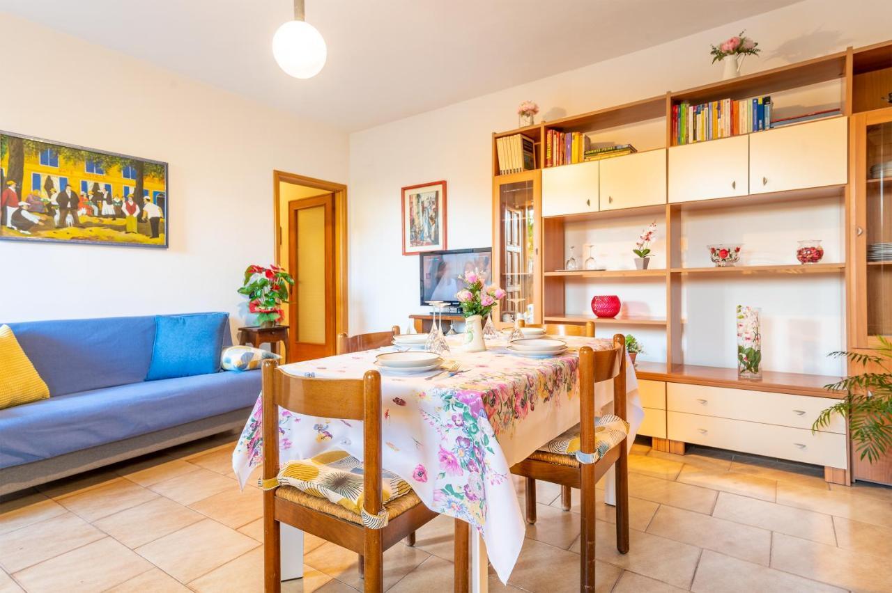 La Casetta Di Silvia Mommio Esterno foto