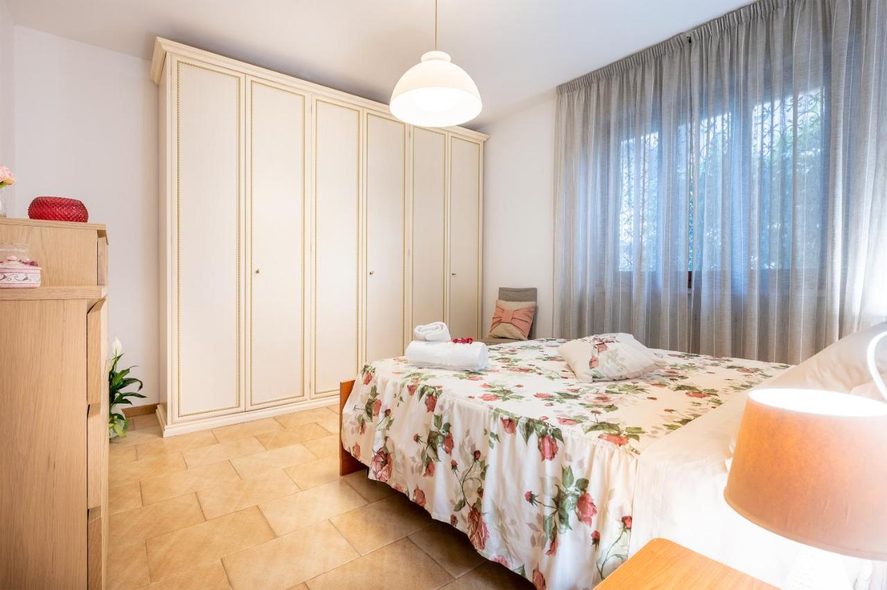 La Casetta Di Silvia Mommio Esterno foto