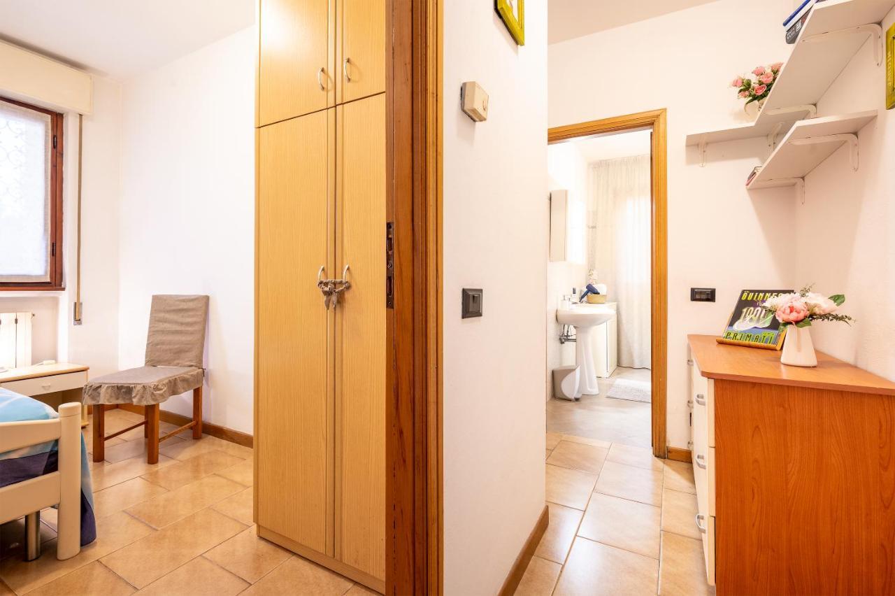 La Casetta Di Silvia Mommio Esterno foto
